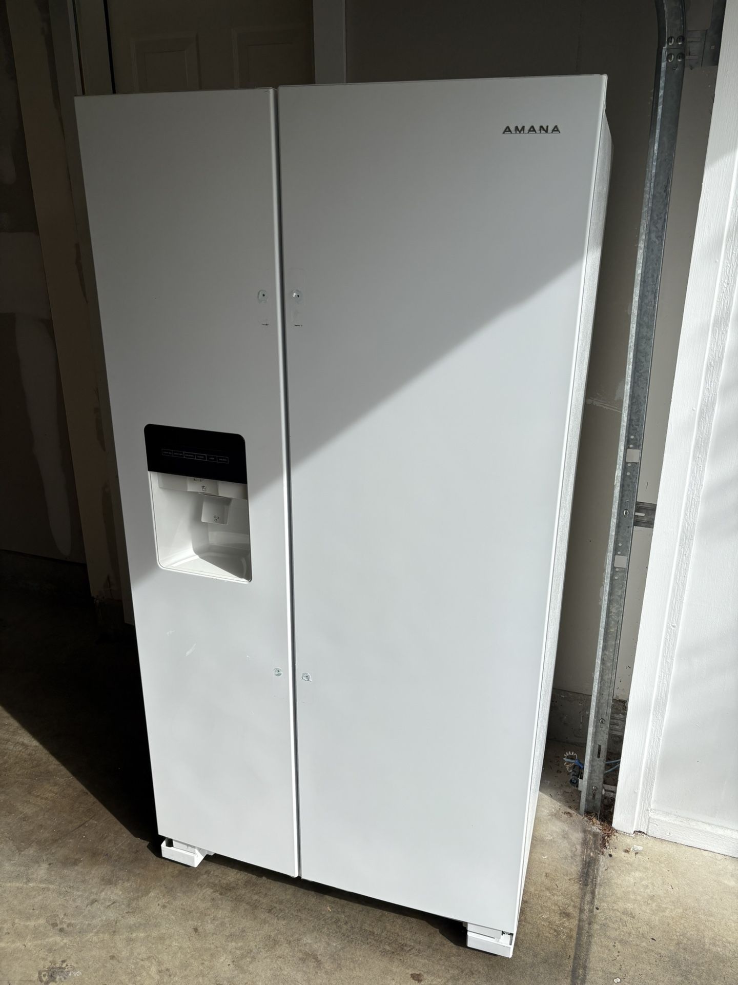 Amana refrigerator