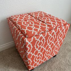 Storage Ottoman with Reversible Tray Lid – Cushioned Seat, Hidden Storage, and Wooden Legs