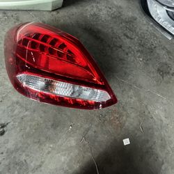 2015-2018 Mercedes Benz C300 Driver Tail Light