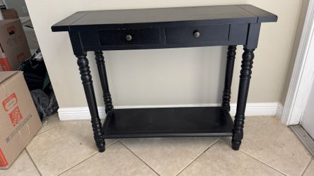 Entrance Way Decor With Mirror