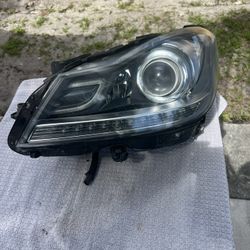 2012-2015 Mercedes Benz C350 Headlight Oem 