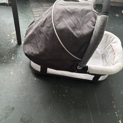 On The Go Bassinet 