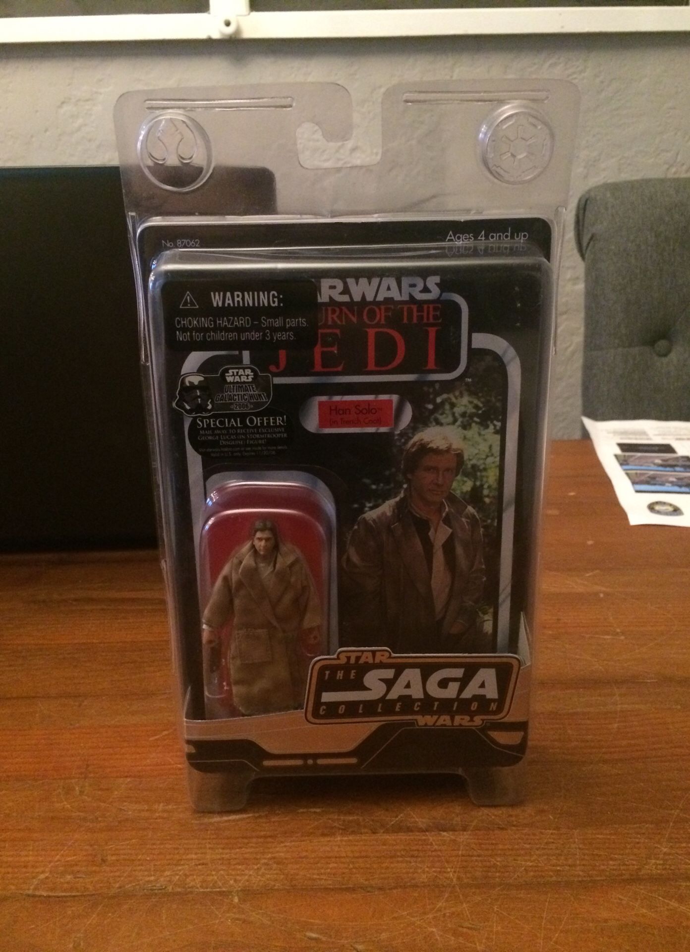 Star Wars The Saga Collection Vintage Style Ultimate Galactic Hunt Han Solo in Trench Coat action figure