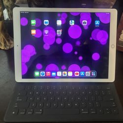 Ipad pro 12.9 with keyboard 