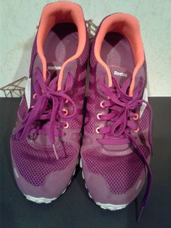 Reebok Ladies Tennis Shoe