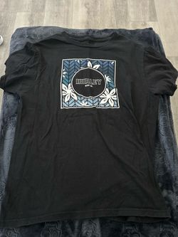 Hurley men shirt medium