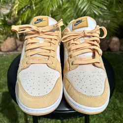 Nike Woman Dunk Low  Celestial Gold / Sail / Wheat Gold