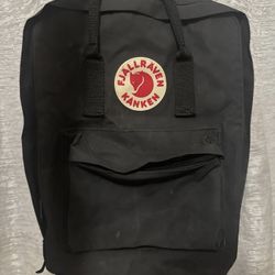 Fjallraven kanken black backpack 