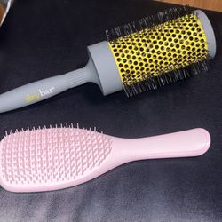 Drybar Round Brush And Tangle Teezer Brush