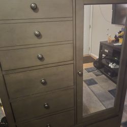 Wardrobe Closet (Chifferobe)