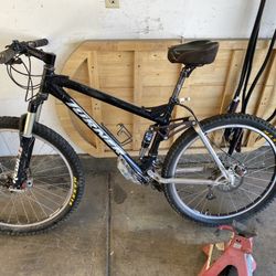 Downhill Mountain Bike Full Suspension 