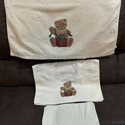Cream Colored Christmas Towel Set  