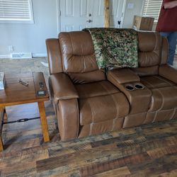 La-Z-Boy Reclining LoveSeat With Console