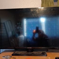 Proscan Flat Screen TV 32 Inch