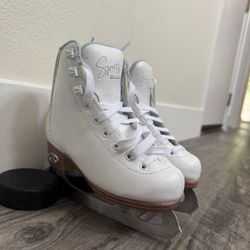 Riedell Sparkle Youth Figure Ice Skates 11 - like new