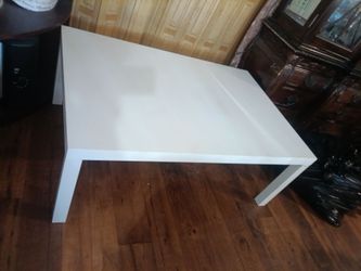 Ikea White coffee table 47 x 31 x 18"H