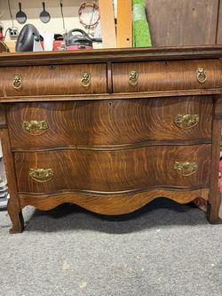 Vintage dresser