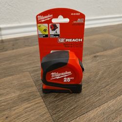 Milwaukee Tape Measure 