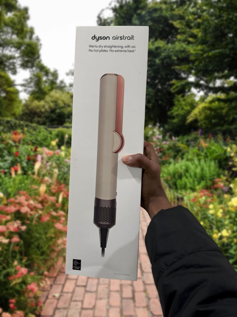 100% New & Certified Dyson Airstrait "Ceramic Pink" |Latest 2025 Straighter| - W 3month Warranty Activated ! 