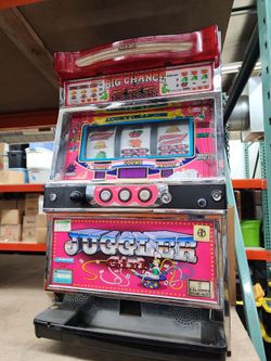 Vintage Japanese Juggler Girl Pachislo Skill-Stop Slot Machine - Kitac / Kita Denshi