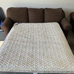 Pull out couch - Used - Like new