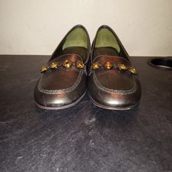 Antonio Melanie. Metallic Green. Size 71/2