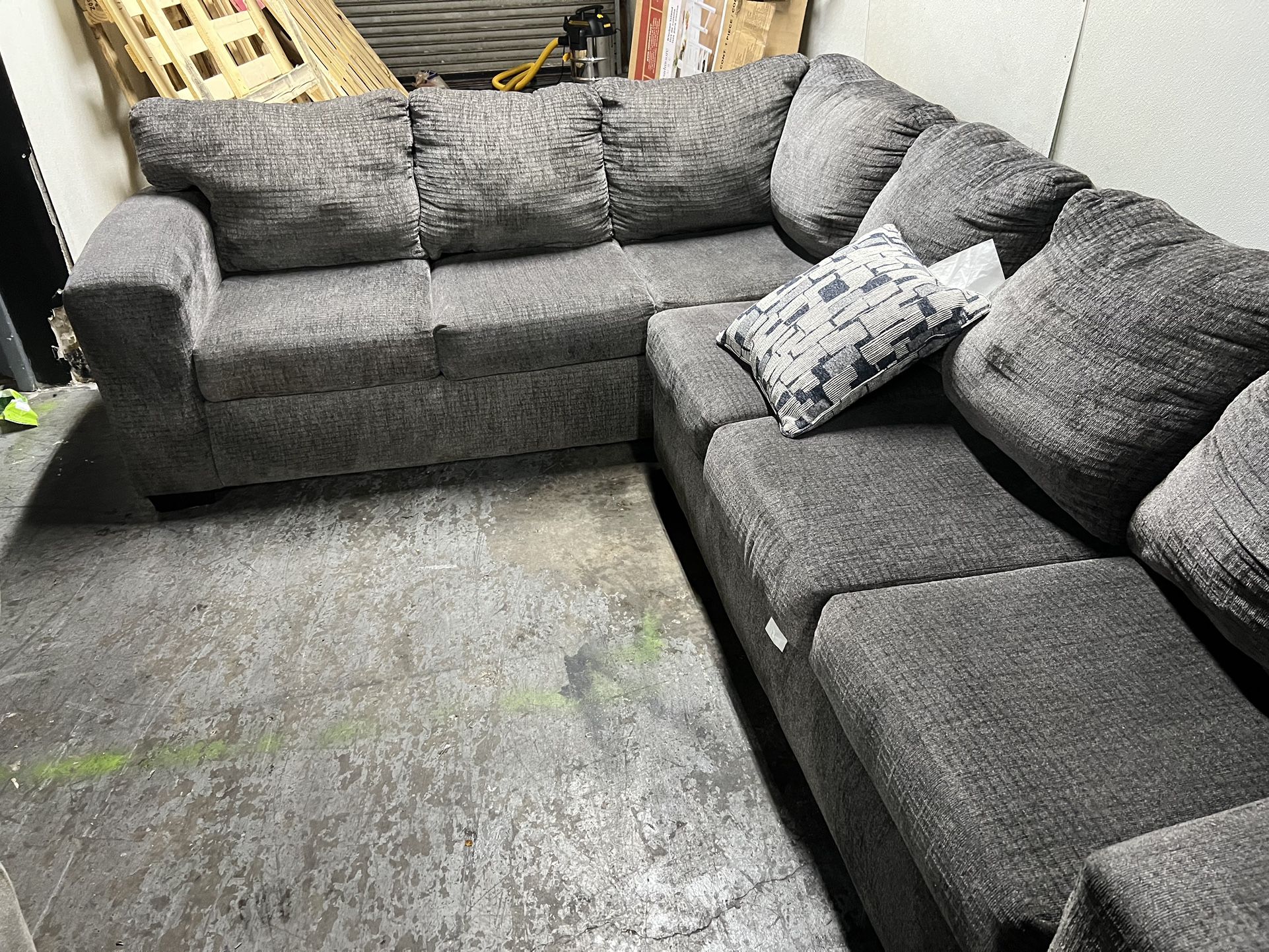 SECTIONAL COUCH SOFA