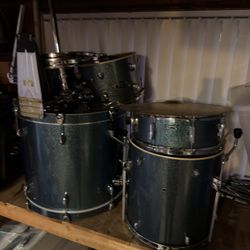 Pearl Road Show Entry Level Drum Set (w/ throne stands and symbols)