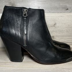 DOLCE VITA~WOMENS 7~BLACK LEATHER BOOTS ~SILVER ACCENT TOE CAP~SIDE ZIP~BOOTIES