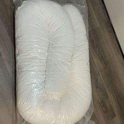 Maternity pillow - new