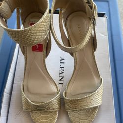 New Alfani womens shoes size 7
