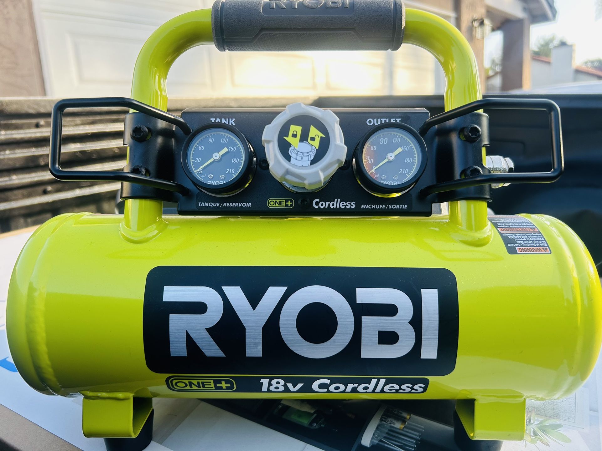 RYOBI 18v CORDLESS COMPRESSOR