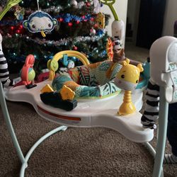 Fisher-Price Jumping Jungle Jumperoo Baby Jumper with Lights and Sound