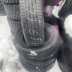 225/65/17 continental 225/65R17 set of matching used tires in great condition 225$  for 4 tires plus tax.  Mount available but not included. City tire