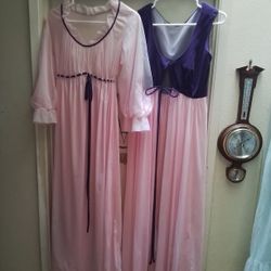 Rogers Vintage Peignoir, Size 32 55 Inches Long  