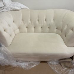 Tufted Rollback Velvet Loveseat