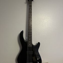 Dean Edge 09 Electric Bass