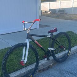 Throne 29 (Look At Description)