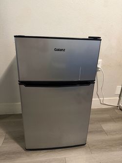 Mini fridge