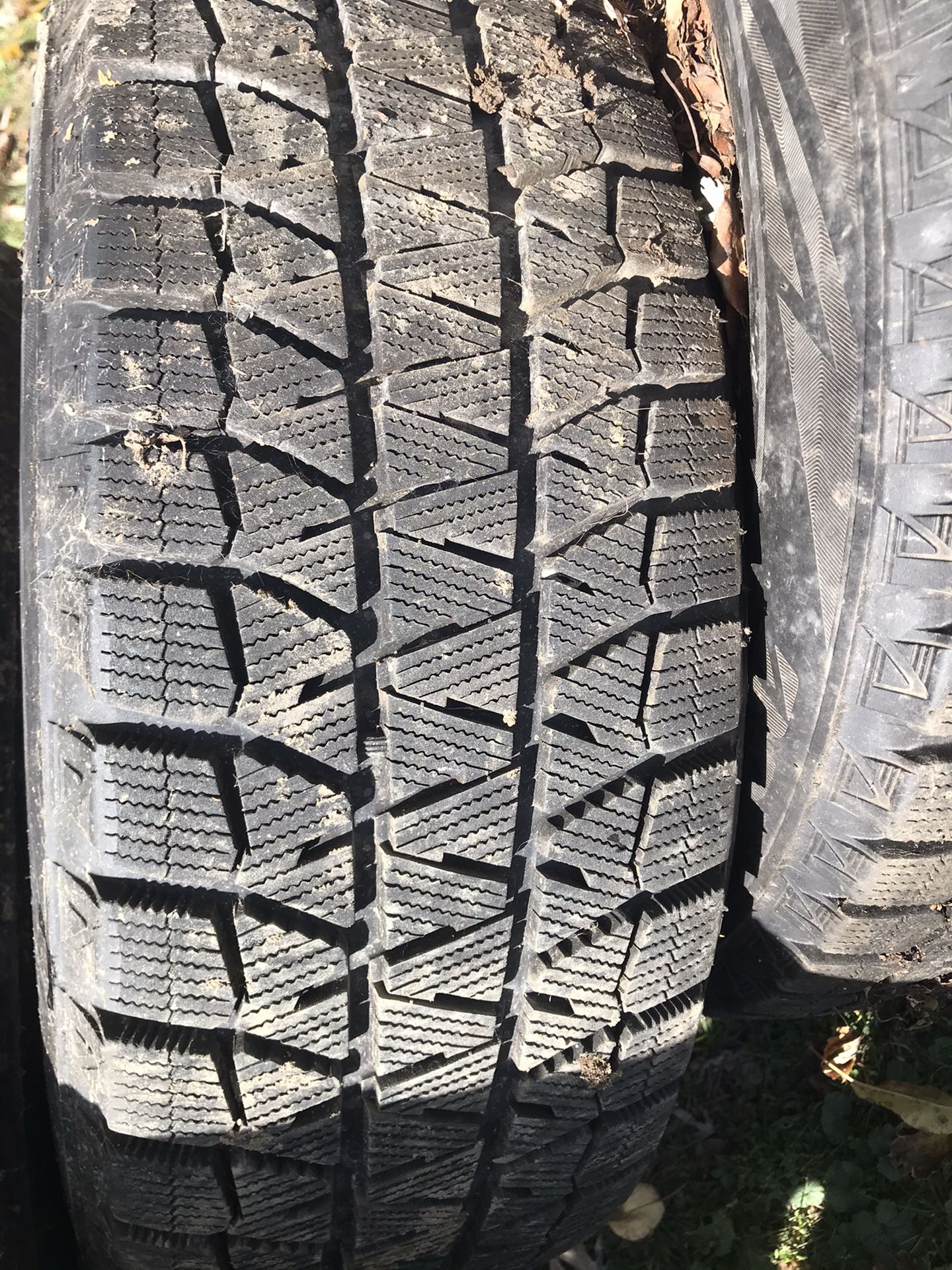 Snow Tires Like New 235 65r 16 Chevy Equinox’s Rims