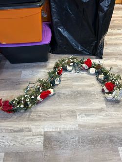 Xmas garland with wooden snow men