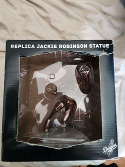 2017 Jackie Robinson Statue SGA