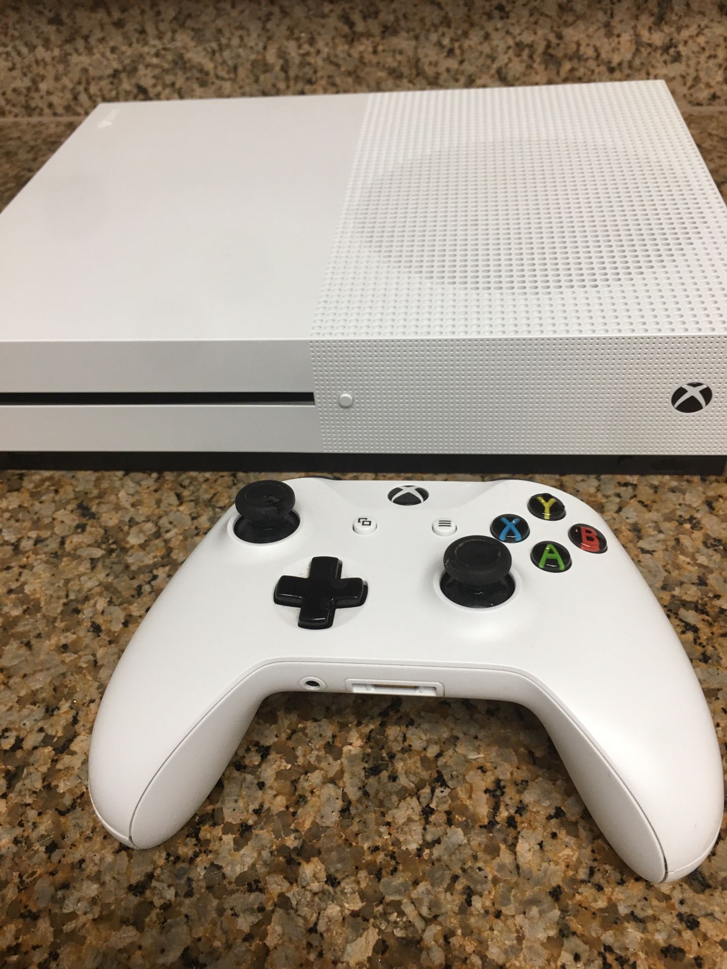 Xbox One S 1TB Hard Drive With  One Wireless Controller And All Cables