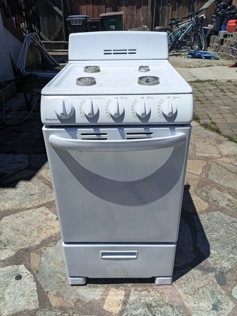 hotpoint 20" Gas Range
