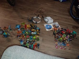 Disney Infinity And Skylander Figures Game And Portal