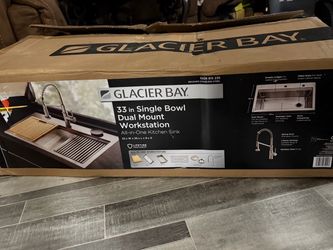 Glacier Bay Dolancourt Workstation 33" en acero inoxidable.