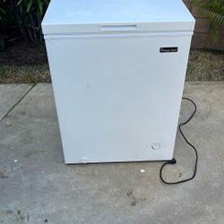 Used Magic Chef Chest Freezer 3.5 cu ft