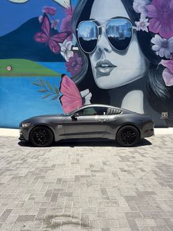 FORD MUSTANG GT