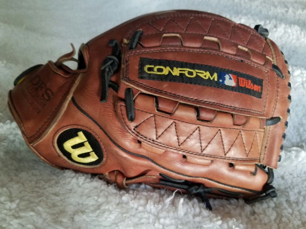 Wilson conform cheap baseball glove