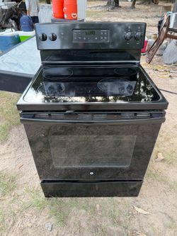 GE Black Electric Range with Glass Cooktop